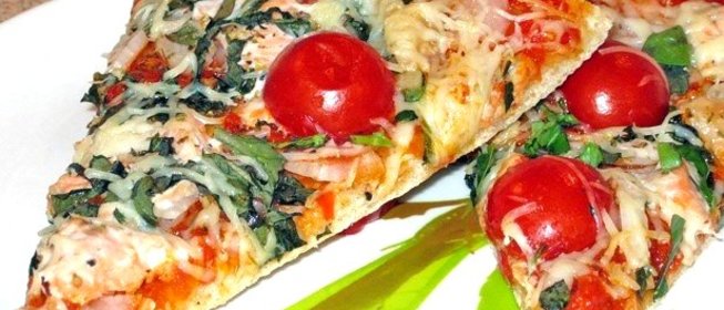 Пицца с красной рыбой