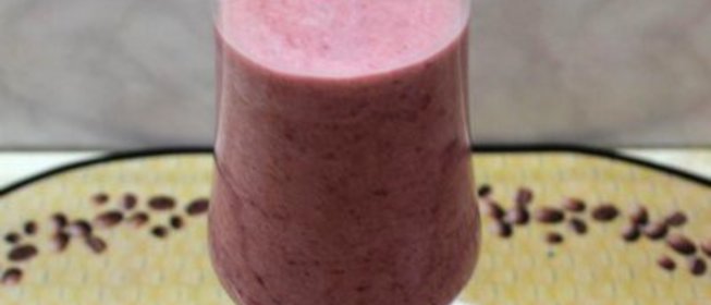 Малиново-банановый смузи