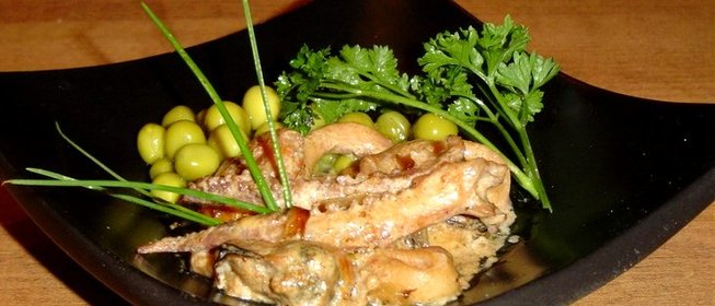 Морской коктейль в сливочном соусе