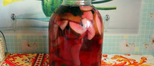 Компот из груш с черноплодной рябиной и малабарской корицей на зиму