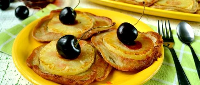 Банановые оладьи с ананасом