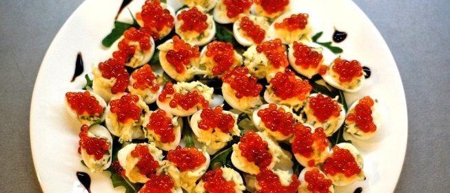 Перепелиные яйца, фаршированные икрой