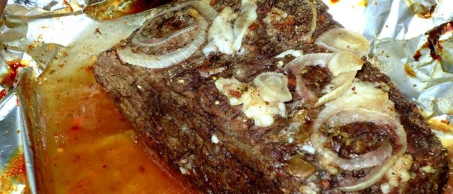 Говядина под винным соусом