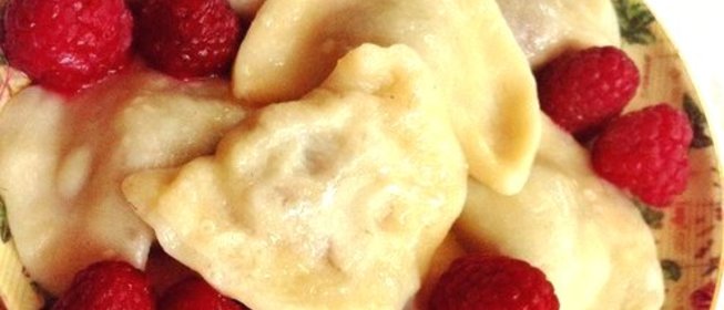 Постные вареники с малиной