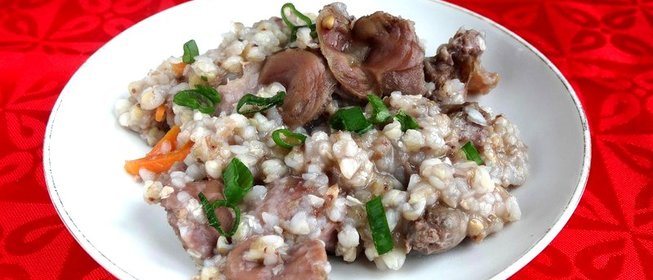 Зеленая гречка с куриными желудочками