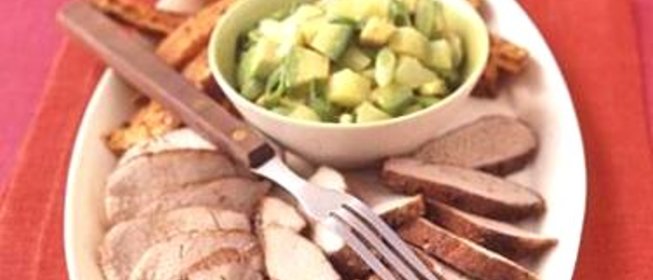 Свинина по-карибски с сальсой из авокадо и ананаса