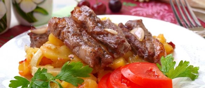 Свинина запечённая в вишнёвом соусе