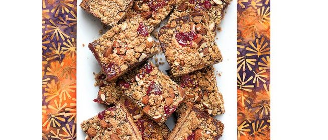 Батончики с джемом и миндалем