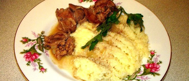 Печень куриная тушеная с вином