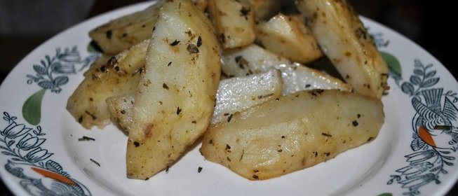 Картофель по‑деревенски с итальянскими травами