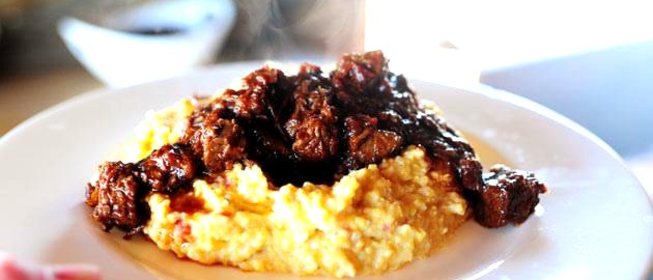 Пряная говядина с крупой и сыром