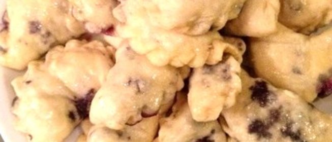 Вареники с творогом и изюмом