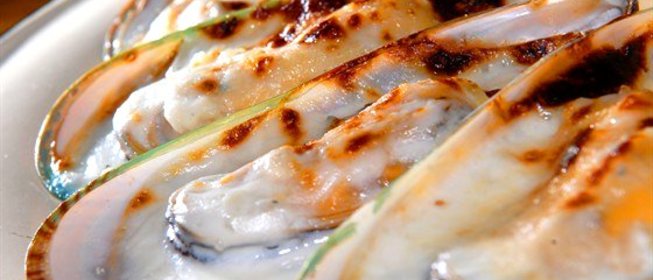 Мидии с пармезаном и белым вином