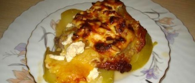 Свинина в духовке с кабачками