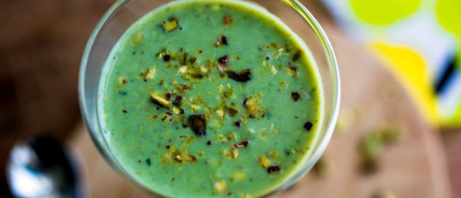 Смузи с ананасом и базиликом