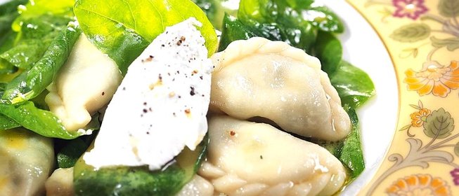 Вареники с творогом и шпинатом