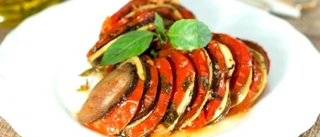 Рататуй с соусом песто