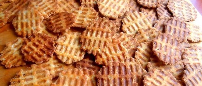 Сырные чипсы в вафельнице