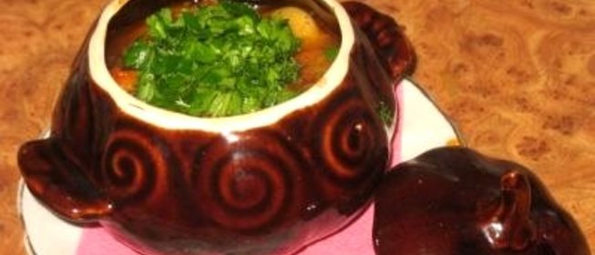 Картошка с фаршем в горшочках