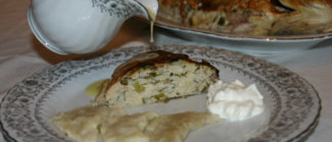 Фаршированный карп с луковыми пельменями