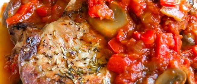 Свинина под соусом в духовке