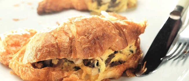 Круассаны с омлетом а‑ля Аньес Сорель