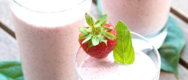 Клубничный смузи с клюквенным соком