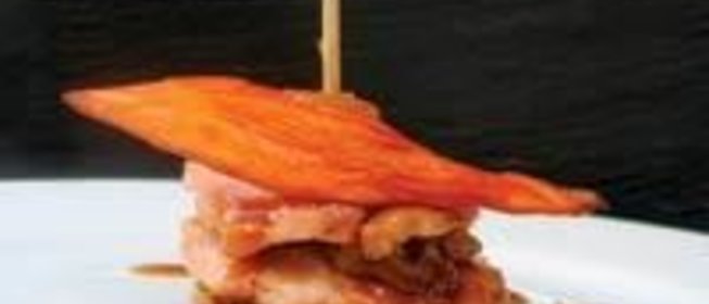 Горячая закуска из свинины с ананасом