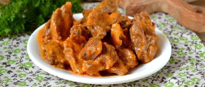 Говядина под сметанным соусом