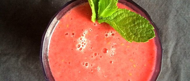 Малиново-ананасовый смузи