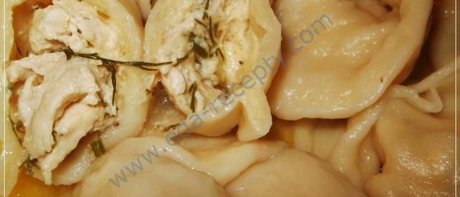 Куриные пельмени с курицей и сыром