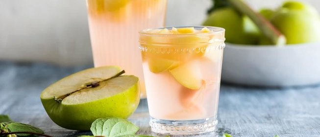 Компот из ревеня и яблок