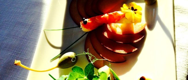 Тартар из тунца в авокадо