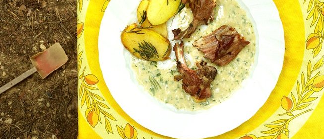 Баранья корейка с чехонью, белым вином и картошкой