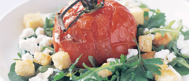 Помидоры-пашот с козьим сыром