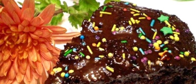 Шоколадный пирог с вишневым ликером