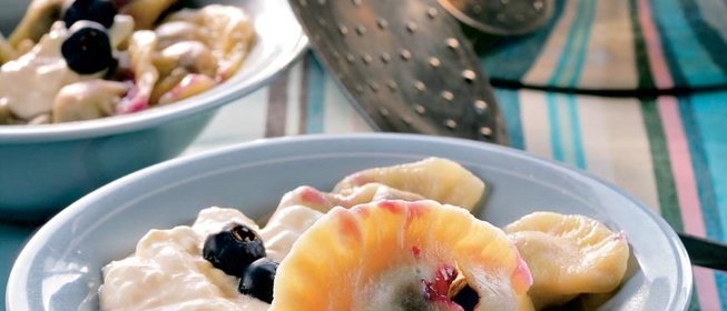 Лимонные вареники с черникой