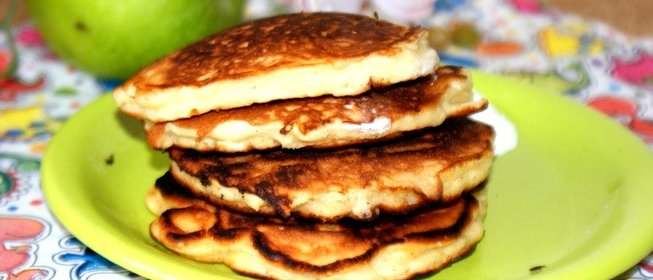 Оладьи с яблоком