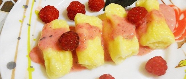 Нежные ленивые вареники с соусом