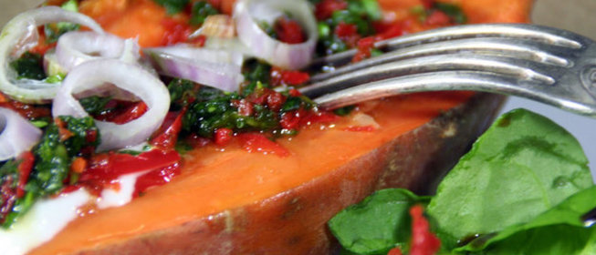 Сладкий картофель со шпинатом