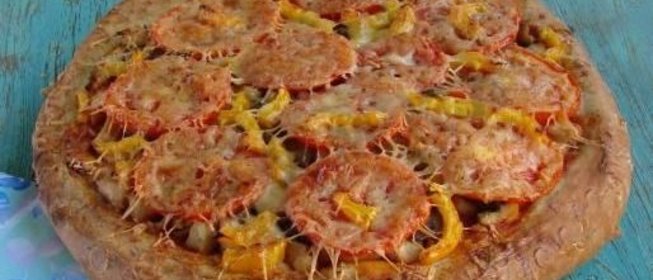 Пицца с куриным филе и грибами