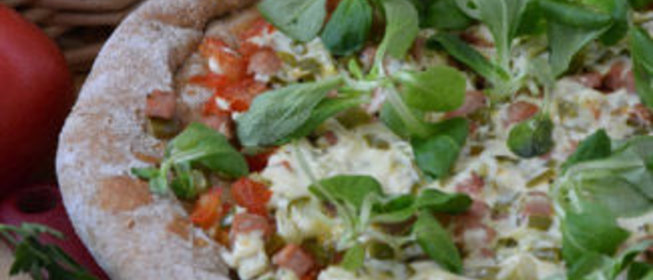 Овощная пицца с ветчиной