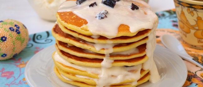 Творожные панкейки с черносливом