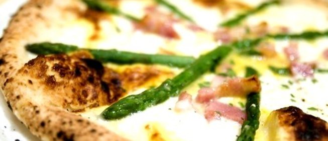 Пицца со спаржей