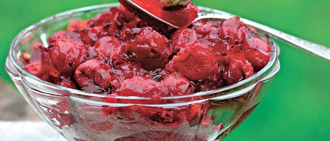 Вишневый джем с фисташками и коньяком