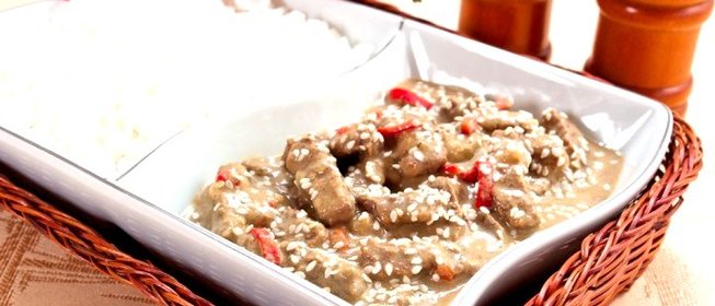 Говядина, тушенная в кокосовом молоке