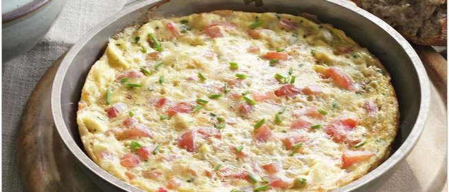 Омлет с помидорами