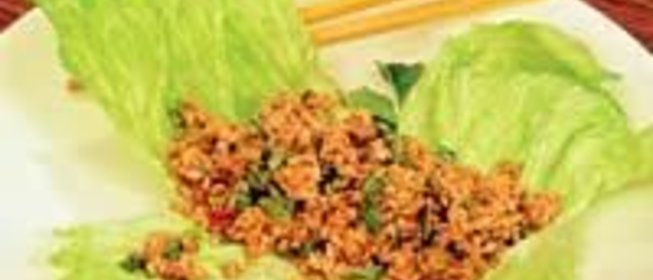 Свинина по-китайски на листьях салата