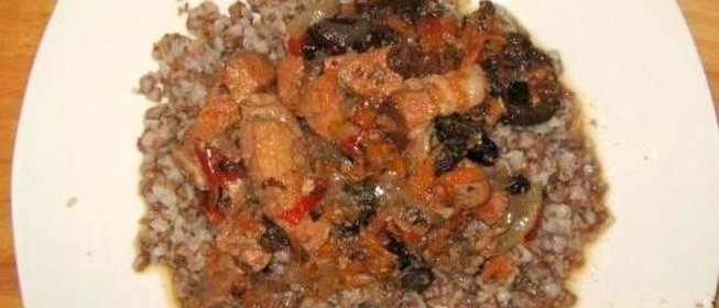 Поджарка свинина с черносливом