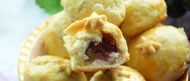 Пирожные с виноградом